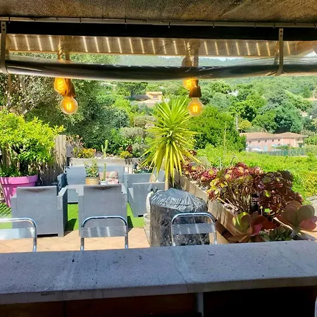 De La Climatisé * Le Rayol-Canadel-sur-Mer