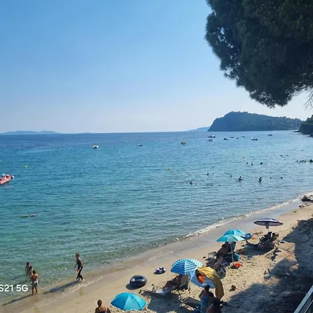 De La Climatisé Le Rayol-Canadel-sur-Mer